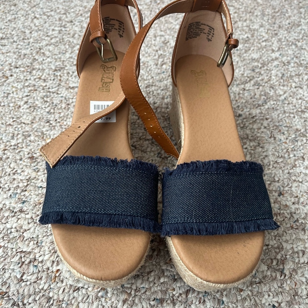 Cute platform sandals (new) size 8